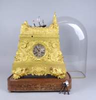Horlogerie: Importante pendule automate en bronze doré d'époque Restauration cir
