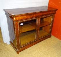 Meuble: Bahut vitré en palissandre époque Louis Philippe 2P 80x106x39,5cm
