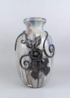 Céramique: Grès salé de Bouffioulx Vase flammé décoré de fer forgé signé GUERIN