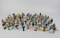 Jouet: Soldats de plomb: DELPRADO(37) et C.B.G. HACHETTE (38) Bel état (75pcs)