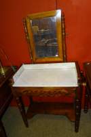 Meuble: Lavabo psyché Louis-Philippe en acajou avec marbre blanc (fêles) milieu