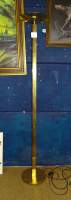 Meuble: vintage lampadaire en métal doré incription Light Belgium sous la base H