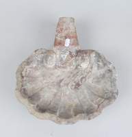 Objet : Bénitier mural (ecl) conchyliforme en marbre de Rance fin 17e - début 18eS