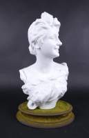 Sculpture : Buste en porcelaine / biscuit glaçuré - La femme au sourire - signé VAN DER STRAETEN Georges
