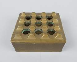 Objet : Cendrier en laiton BECK & JUNG pour BECKSTROM H. & LJUNGBERG Holger & Bo