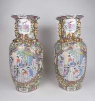 Asiatique : Paire de vases en porcelaine de Canton Chine marque en rouge 20eS
