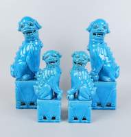 Asiatique : 2 paires de Chien Fô en porcelaine émaillée