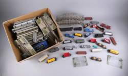 Jouet : Train Marklin H0 : Locomotive(5) + wagons (24) + rails et transfo