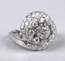 Bijou: Bague en or blanc 18K sertie d'un diamant central (coup) d'env. 0,70cts e