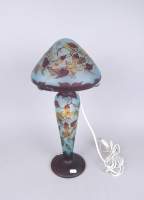 Luminaire : Lampe Champignon en verre (Bel état gen. Pt ecl int) signé TIP GALLE production moderne