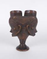 Africain : Coupe Kuba Congo (acc) en bois sculpté