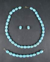 Bijou : Parure (Collier, bracelet, paire de BO) chaines dont 1 signée BALESTRA et base de boucles d'oreilles en or jaune 18K perles en verre style Murano