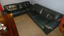 Meuble: Canapés en cuir (usures d'usage) éd CINNA design HIERONIMUS ANNIE (20e,