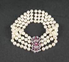 Bijou: Bracelet de 4 rangs de perles de culture avec fermoir en or blanc 18K ser