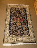Tapis d'Orient noué main de style Ghoum décor d'oiseaux et végétaux