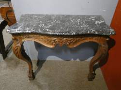Meuble : Console en chêne sculpté attribué aux ébéniste Blot à Mons début 20eS dessus marbre