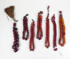 Bijou ethnique : Colliers de perles probablement de copal