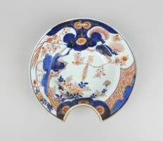 Asiatique : Plat à barbe en faïence (1 chev)