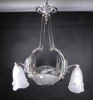 Luminaire : Lustre Art Déco en verre moulé maté monture en métal chromé signé Maison Gilles Paris