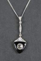 Bijou : Collier/chaine BALESTRA 13VI or blanc 18K et pendentif or jaune 18K et platine serti d'onyx et de diamants dont 1 central taille rose