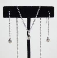 Bijou : Parure PANDORA modèle Lovepods (collier/chaine et pendentif + paire de boucles d'oreilles) en or blanc 18K sertie de 3 diamants