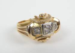 Bijou : Bague ART DECO en or jaune 18K sertie de 3 pierres incolores