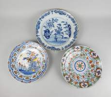 Céramique : Plats ronds creux en faïence de DELFT (3pcs) (egr , ecl , chv) 18eS Diam+/ - : 30cm