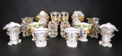 Céramique : Lot de Cornets (ecl , rest) en porcelaine (14pcs) : 7 paires décor de fleurs et rehauts d'or H : de 18 , 5 à 35cm