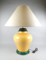 Luminaire : Lampe attribuée à CHATAIN François (XX , XXI) avec abat - jour H+/ - : 95cm