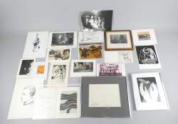 Estampe : Lot de gravures , off sets , dessins (19pcs) majoritairement signé certains en format carte de voeux artistes dont : Camus , René Julien , Stievenart , Céline , Busine.