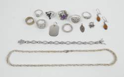 Bijou : Lot de bijoux en argent P : 67g (14pcs) (8bagues , collier , bracelet , 3pendentifs , paire de boucles d'oreilles)