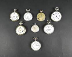 Bijou : Montres de gousset en métal argenté mvt à remontoir (8) (En état) (usures)