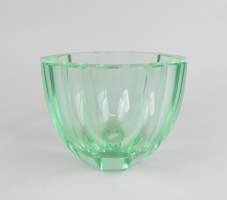 Verrerie: Vase en cristal évasé teinté vert d'eau signé Daum Nancy France à la C