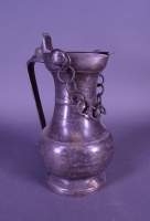 Objet: Pichet couvert de style en étain début 20eS H:27,5cm