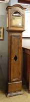 Meuble: Horloge de parquet en chêne 1P à oculus sans mouvement dessus chapelle 1