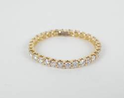 Bijou: Bague en or jaune 18K sertie de 32 diamants pour env. 0,94cts P: 1,1g TDD