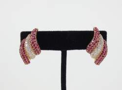 Bijou: Paire de boucles d'oreilles en or jaune 18K sertie de rubis pour env. 3,9