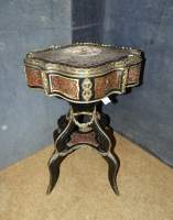 Meuble : Jardinière en marqueterie dite Boulle (acc couvercle) époque Napoléon III en bois noirci et ornementation de laiton