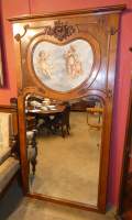 Meuble : Trumeau en bois miroir biseauté surmonté d'une peinture - angelots -