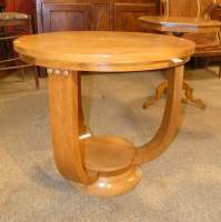Meuble : table guéridon Art Déco en bois clair circa 1940