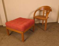 Meuble : Fauteuil en bois Vintage de l'éditeur Allemand Lübke + repose - pieds