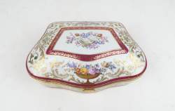 Céramique : Boite/ coffret en porcelaine galbé dessiné et peint à la main par Le Tallec Paris