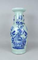 Asiatique vase balustre en porcelaine Chinoise (déf cuisson) camaïeu bleu H:60cm