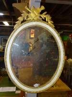 Meuble: miroir ovale de style Louis XVI 19eS