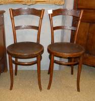 Meuble: Paire de chaises Art Nouveau en bois courbé estampillées J&J Khon circa