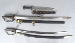 Arme : 2 sabres belges 2e moitié 19eS + Couteau africain