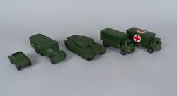 Jouet : DINKY Toys et DINKY Super toys militaires (traces d'usage)