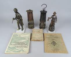 Collection : (7) 2 lampes de mine type Arras , 2 sculptures - Mineur - en métal, 3 livres