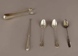 Argenterie: Lot de couverts en argent et en argent fourré dont poincon 800 et 92