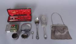 Argenterie : (12) 10 objets en argent + 2 couverts en argent fourré
